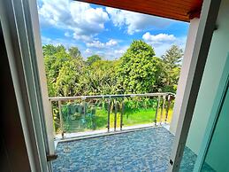 Peak Boutique City Hotel