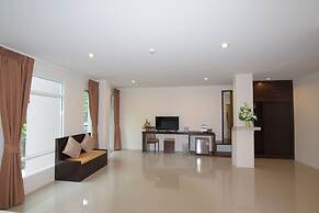 Peak Boutique City Hotel