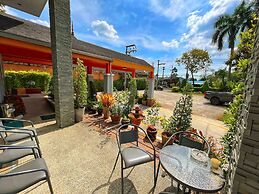 Peak Boutique City Hotel