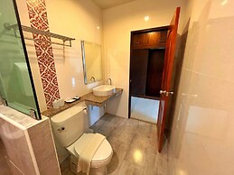 Peak Boutique City Hotel