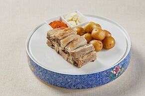 Hilton Jiuzhaigou Resort