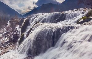 Hilton Jiuzhaigou Resort
