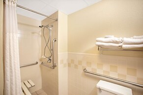 AmericInn by Wyndham Lincoln North