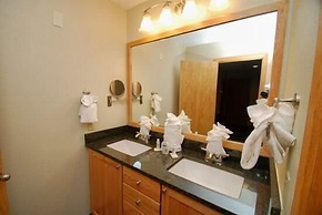 Ski Run Condominiums 2 Bedroom Apartment by Key to the Rockies