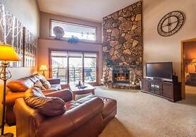 Snowdance Manor 2 Bedroom Holiday home by Key to the Rockies