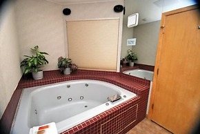 River Bank Lodge 1 Bedroom Apartment by Key to the Rockies