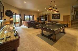 Retreat at Summerwood 5 Bedroom Apartment by Key to the Rockies