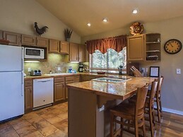 Lazy K Mountain Home 5 Bedroom Holiday home by Key to the Rockies