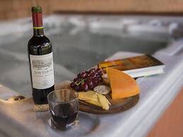 Lazy K Mountain Home 5 Bedroom Holiday home by Key to the Rockies