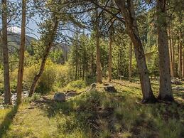 Lazy K Mountain Home 5 Bedroom Holiday home by Key to the Rockies