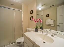 Lazy K Mountain Home 5 Bedroom Holiday home by Key to the Rockies