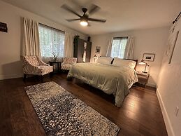 The Pines Inn and Cottages