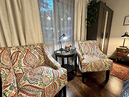 The Pines Inn and Cottages