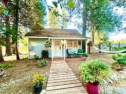 The Pines Inn and Cottages