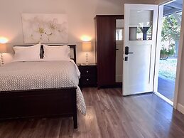 The Pines Inn and Cottages