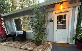 The Pines Inn and Cottages