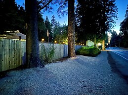 The Pines Inn and Cottages