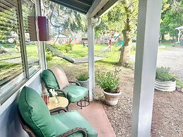 The Pines Inn and Cottages