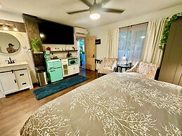 The Pines Inn and Cottages