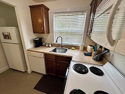 The Pines Inn and Cottages