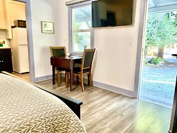 The Pines Inn and Cottages