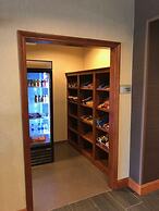 Country View Inn & Suites
