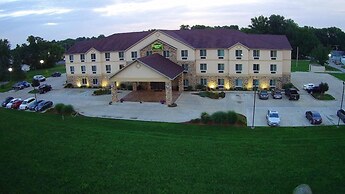 Country View Inn & Suites