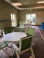 Country View Inn & Suites