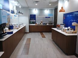 Holiday Inn Express & Suites Dallas Northeast - Arboretum by IHG