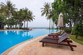 Baan LonSai Beachfront Condominium