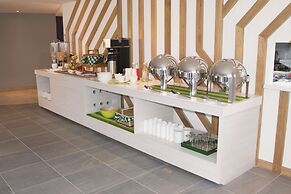 La Quinta by Wyndham Medellin