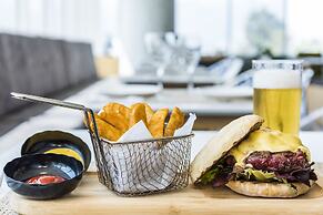 La Quinta by Wyndham Medellin