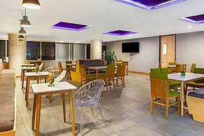 La Quinta by Wyndham Medellin