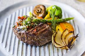 La Quinta by Wyndham Medellin