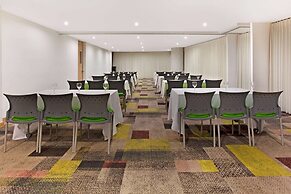 La Quinta by Wyndham Medellin