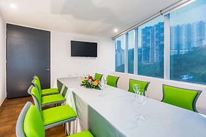 La Quinta by Wyndham Medellin