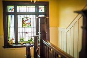 Dashwood Manor Seaside Bed & Breakfast