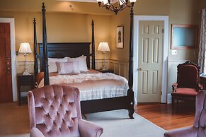 Dashwood Manor Seaside Bed & Breakfast