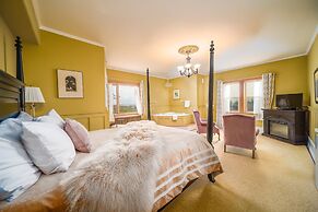 Dashwood Manor Seaside Bed & Breakfast