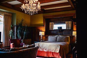 Dashwood Manor Seaside Bed & Breakfast