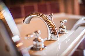 Dashwood Manor Seaside Bed & Breakfast