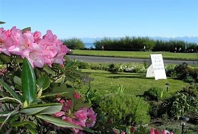 Dashwood Manor Seaside Bed & Breakfast