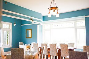 Dashwood Manor Seaside Bed & Breakfast