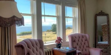 Dashwood Manor Seaside Bed & Breakfast