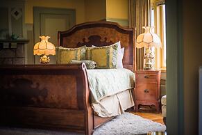 Dashwood Manor Seaside Bed & Breakfast