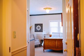 Dashwood Manor Seaside Bed & Breakfast