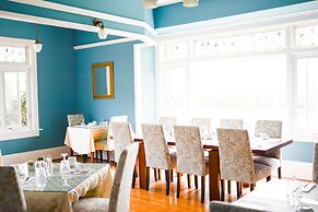 Dashwood Manor Seaside Bed & Breakfast