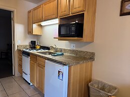 Mountain Landing Suites & RV Park
