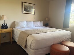 Mountain Landing Suites & RV Park