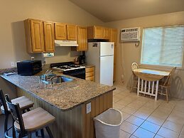 Mountain Landing Suites & RV Park
